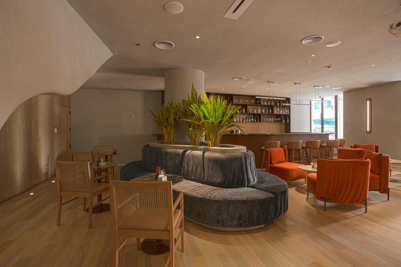 Qoya Hotel Curitiba, Curio Collection By Hilton 外观 照片 The lounge at the airport