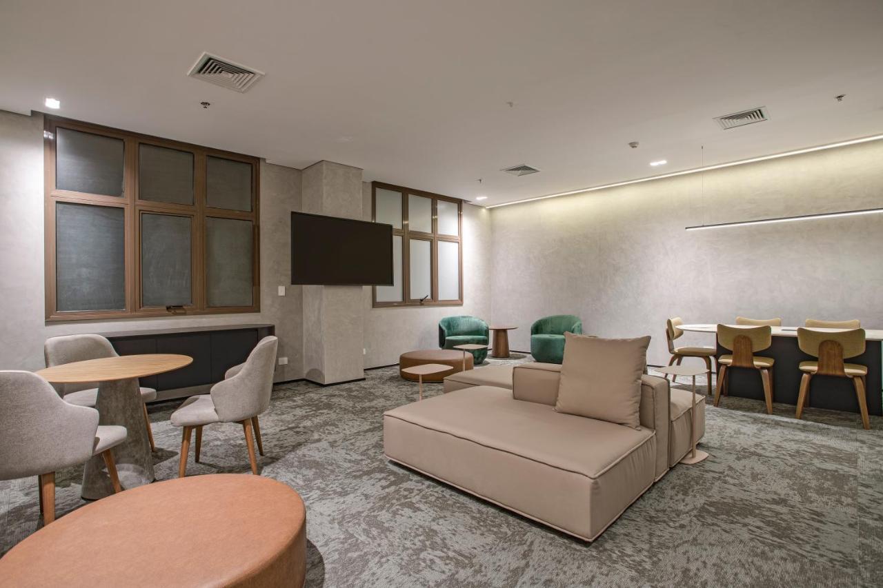 Qoya Hotel Curitiba, Curio Collection By Hilton 外观 照片 The lounge at the airport