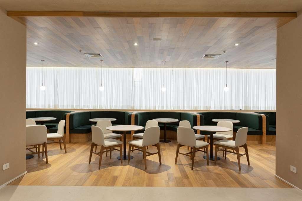 Qoya Hotel Curitiba, Curio Collection By Hilton 餐厅 照片 The interior of the lounge