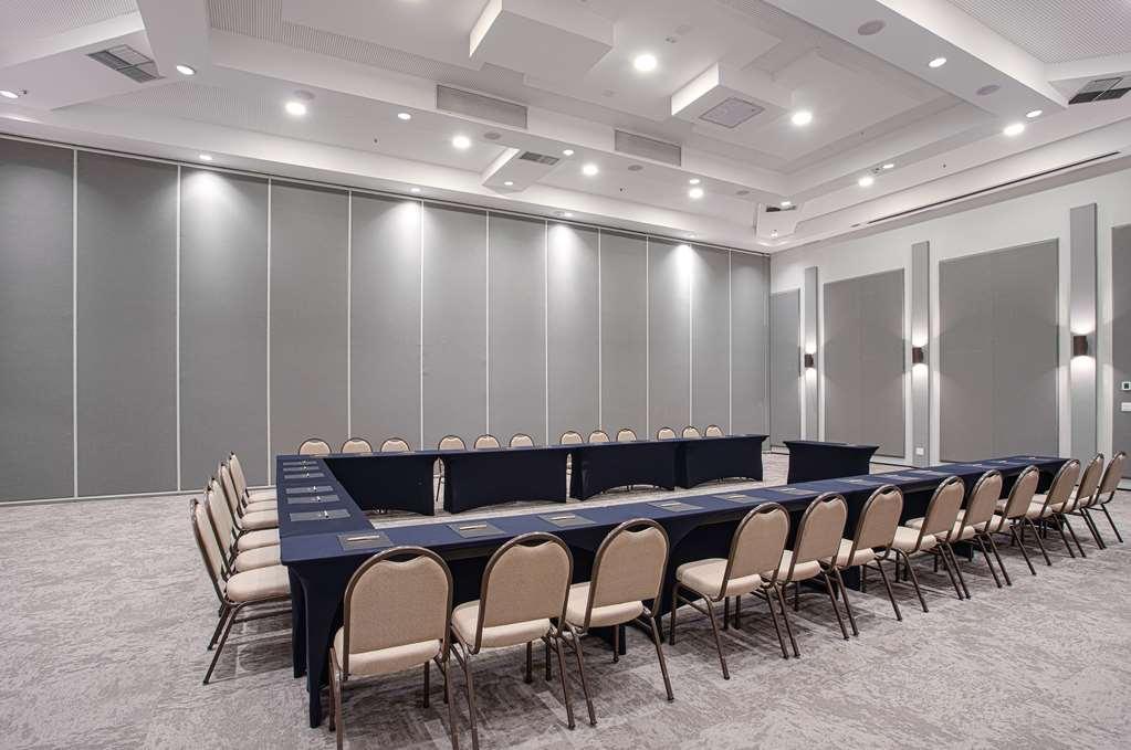 Qoya Hotel Curitiba, Curio Collection By Hilton 设施 照片 A meeting room