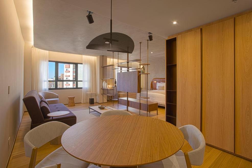 Qoya Hotel Curitiba, Curio Collection By Hilton 外观 照片 A suite at the hotel